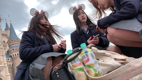         超ミニな可愛い制服ちゃんを追跡！ファーストフード店でP撮り放題♬etc4作品
    