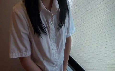         華奢でマニア体型。発育途中な○学生の生マン子に中出し！
    