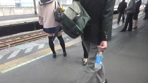         オウルさんの パンチラめくり撮り！ Vol.04
    