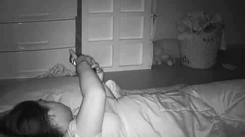         スマホでAV見ながらクリオナニー
    