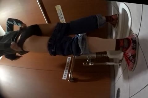         無　期間限定ス－パ特価　JK,JD,OL 和式3カメ盗撮
    