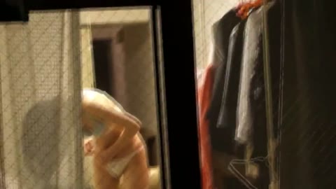         あの美女の部屋を覗き見前編
    