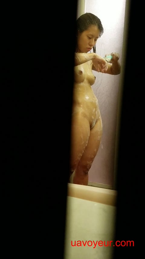         お風呂で毛の処理しているKちゃん
    