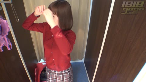         1919gogo Changing room dwk022_0140_01
    