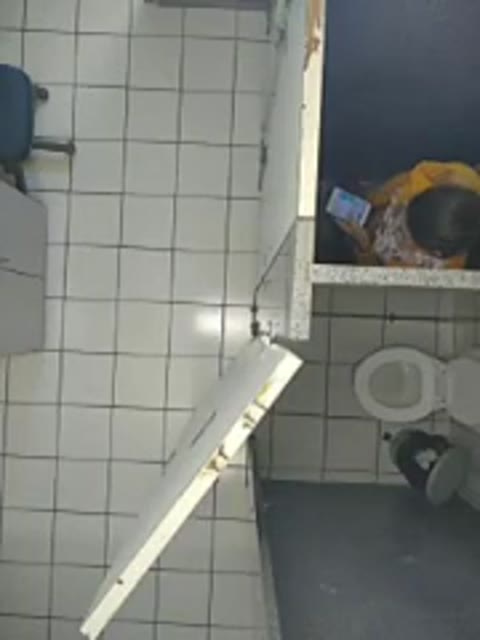         トイレで立ちオナ ガチ
    