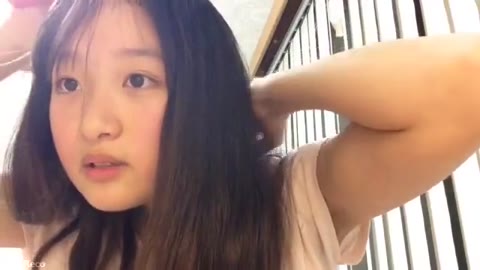        ［プレゼント用］すっぴんかわいい１９才
    