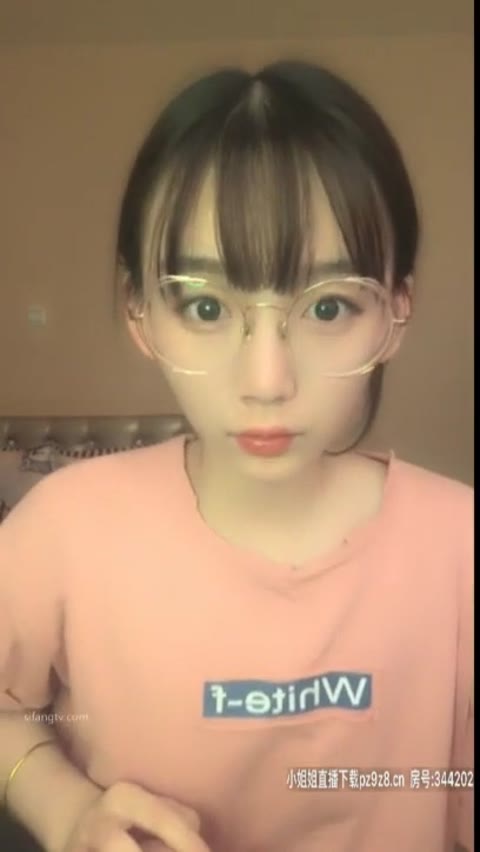         ♡こんな美少女が!!【283】ライブチャット (メガネ萌えロリSexyニプレスはがしマン●丸出し)
    