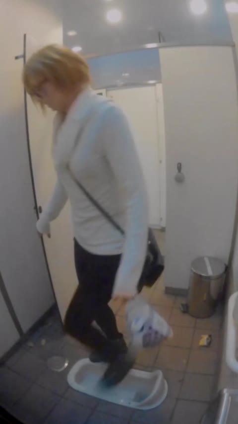         金髪バンギャ風うんこ
    