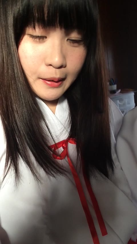         美巨乳おっぱいのJX娘が巫女さんのコスプレで過激に！他2本
    