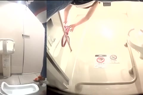         無修正　和式トイレ「体格いい女性の嘔吐」指を突っ込んで大量嘔吐
    