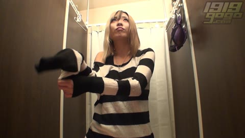         1919gogo Changing room dwk021_0140_01
    