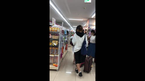         ショートカットでカワユな私服ｘ学生の甘いミツバチのパンツ！他4本
    