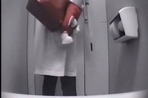         電波盗撮（無）デパ－トトイレ決定的な瞬間
    