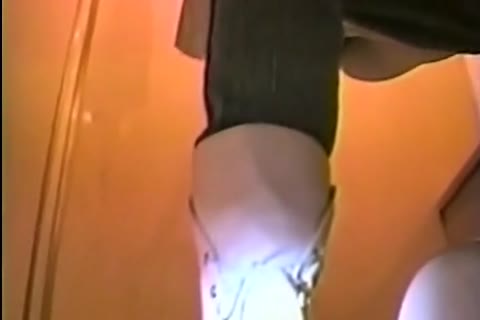         無修正　デパートに訪れるレベルの高いギャルを限定
    