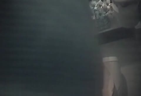         気張ってイキんでひねり出す・豪快な聖水シャワー・うんこ
    