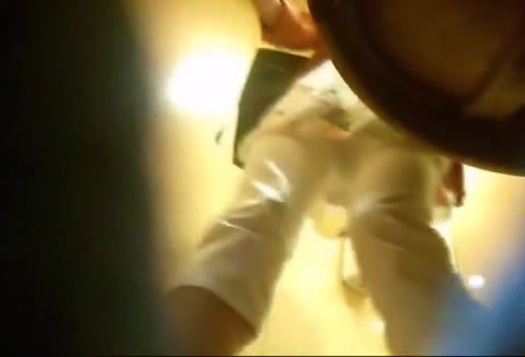         【無】年越スペシャル前後2台のカメラが暴く！隠し撮り！女子トイレの全貌 02
    