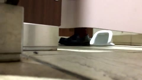         【激レア】某都立高校Kトイレ盗撮動画③
    