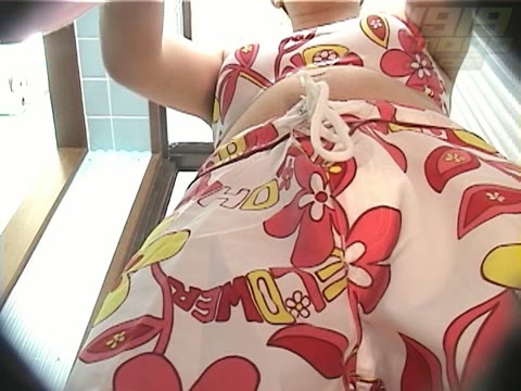         逗子海岸海の家シャワー盗撮22
    