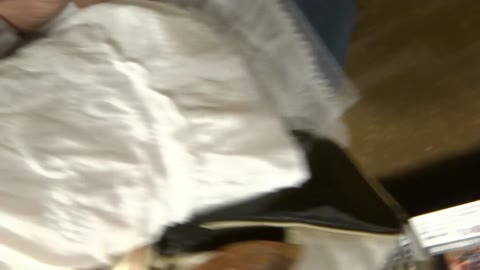         胸元の隙間vol.72
    