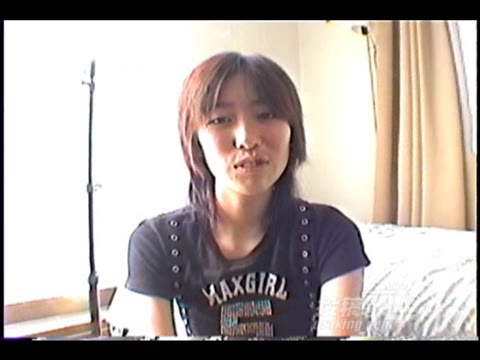         バイブで処女を失った娘
    