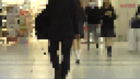         【電車チカン】顔出し制服J○★無垢すぎる黒髪スポブラ美少女に生中出し★トイレで大量顔射
    