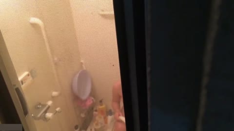         無料 民家風呂覗き まさかのシャワーオナニー
    