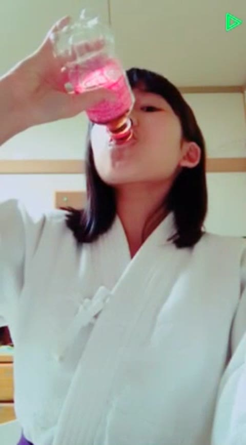         愛嬌たっぷり♪笑顔でみせてくれる現役シーちゃんが恥じらいながらの・！etc７作品
    