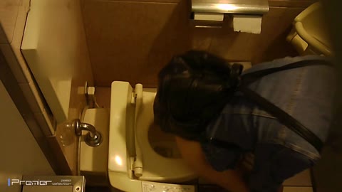         【【化粧室絵巻　ショッピングモール編】】洋式6名　驚きの行動をする嬢　化粧室絵巻
    