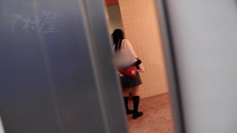         限定配信マ○コ丸見え！！第三体育館潜入撮
    