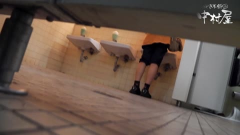         限定配信マ○コ丸見え！！第三体育館潜入撮
    