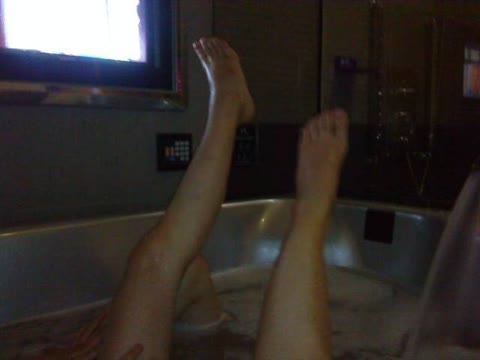         個人撮影。台湾の美少女2人と３ｐハメ撮りSEX
    