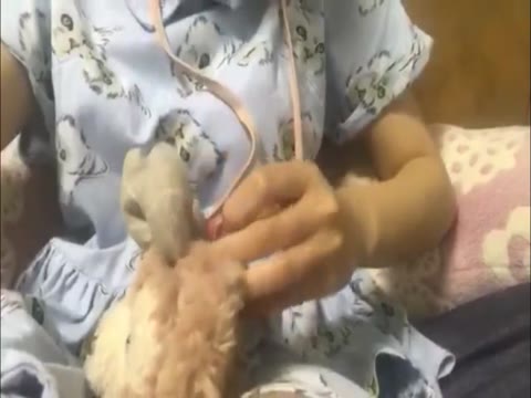         非常にまれな。とてもかわいい女の子の話とオナニー。顔の半分が見えます。
    