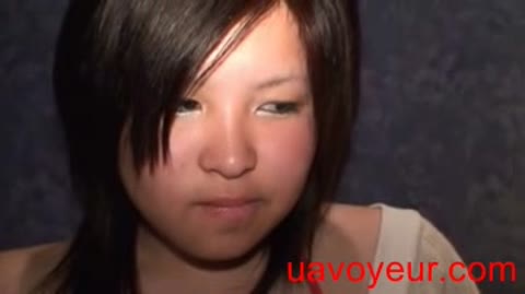         可愛い！ 高Sえすくらいに見える 女の子のフェラと アソコいじり　 無修正
    