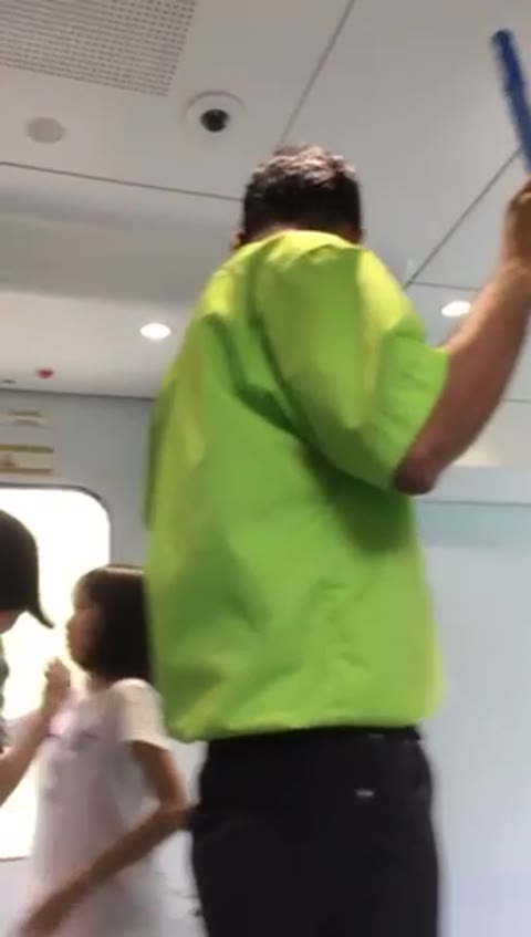         Sの前押さえ我慢 電車内編
    