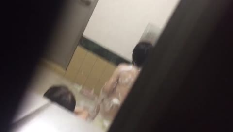         合宿おっぱいバレーの施設の風呂
    