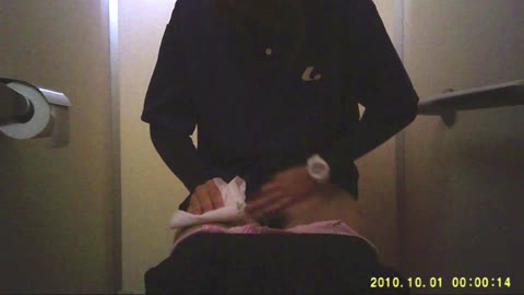         テニスクラブ個室撮影！ピチピチ下半身を正面から堂々の撮影
    