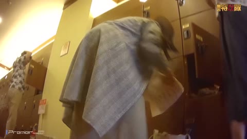         【神降臨　風呂編】カメラがあると知らずに全裸でしゃがむ
    