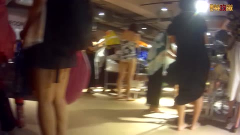         【幻 プール編 No.048】続編 長編 目の前の七つの個室の中でみんな裸でシャワー浴びている風景
    