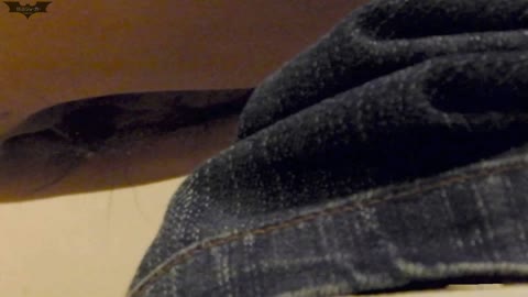         【世界の射窓から】新世界の射窓 No63昔は新聞、今はタブレットなんですねぇ。
    