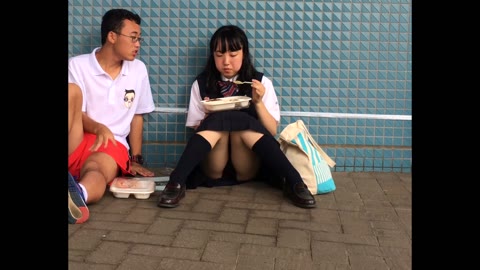         日常の制服Kの座りパンチラ観察！！
    