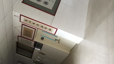         【総勢20名!!】中国の女子短○トイレ 第3段
    