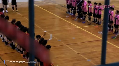         個室の外でパンツまで脱いで着替える子【第三体育館File069】
    