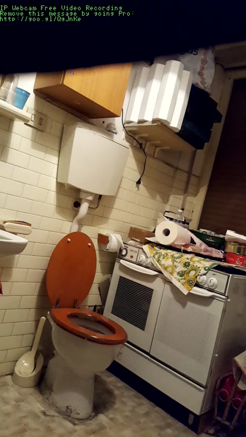         若い女の子の小便1
    