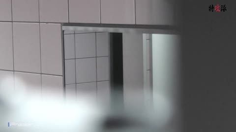         幻 95 典型的なCAのシュッとした足首がたまりません。
    