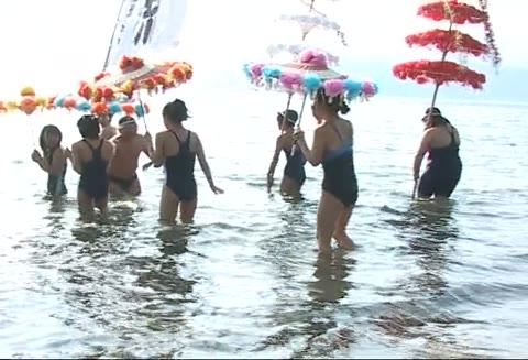         高画質　美少女萌え萌え今時のスク－ル水着　寒中水泳
    