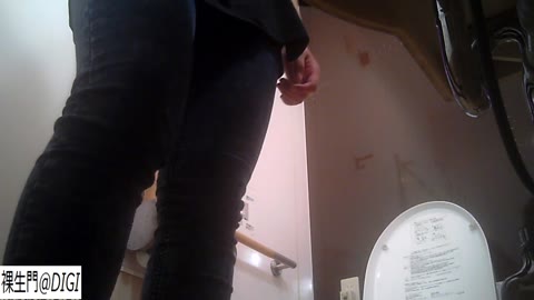         夏まつり女子トイレ☆3
    