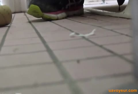         無修正　和式 忍び込みトイレ盗撮
    