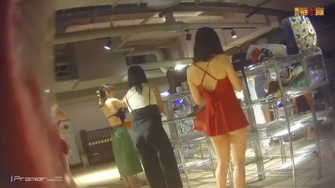         シャワーシーンいつもより多めでどうぞ【幻 プール編 No.034】
    