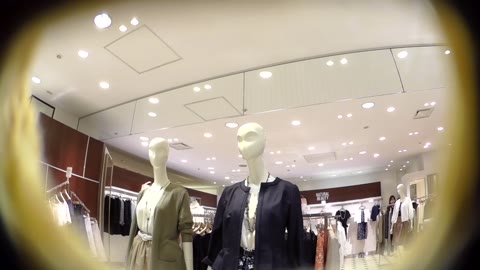         神降臨！極上な美女ショップ店員がっつりすぎるパンチラ
    