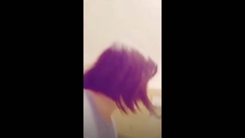         上と下どっちがいいですか〜？
    